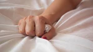 La masturbación es la estimulación sexual de los propios genitales para la excitación sexual u otro placer sexual, generalmente hasta el punto del orgasmo. Destacan Los Beneficios De La Masturbacion En Su Dia Diario Jornada