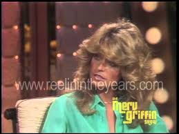 Apr 30, 2020 · there are few people as synonymous with the '70s as farrah fawcett. Farrah Fawcett Interview Charlie S Angels Merv Griffin Show 1976 Youtube
