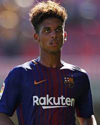 Vitinho is 22 years old (01/04/1999). Vitinho