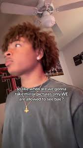 Mirror Pictures with Bae: When to Take Them?