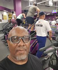 Why is dresses like Coach Hewlett with his shirt tucked in? Keep working Mr  Davis make c/o 82 proud.👏👏👏👏😆😆😆