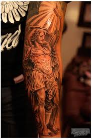 Descubra arcangel miguel imágenes de stock en hd y millones de otras fotos, ilustraciones y vectores en stock libres de regalías en la colección de shutterstock. Tommy Montoya Lowrider Tattoo Studios Tatuaje De San Miguel Tatuaje San Miguel Arcangel Tatuajes Religiosos