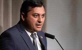 Jornalista e governador do amazonas. Motorista Do Governador Do Am Aparece Na Lista De Vacinados Wilson Lima Diz Que Vai Exonerar