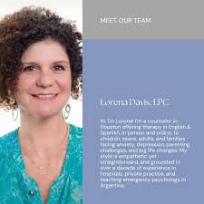 Meet Lorena Davis, LPC 🤍 Lorena is a bilingual (English & Spanish)  counselor based in Houston, offering in-person sessions and online therapy  across Texas. She works with children, teens, adults, and families
