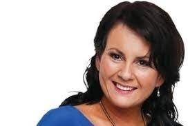 Have you seen someone covering lisa shaw? 6ix Perth 200 Still To Be Won Today With The Cash Track There Will Be Another One Given Out Tomorrow Morning At 7 10am Our Friday S Experts Are Burgo And Lisa Shaw