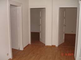 Das wc sowie die duschen befinden sich im hausflur. 5 Zimmer Wohnung Zu Vermieten Hostatostr 16 65929 Frankfurt Am Main Hochst Mapio Net