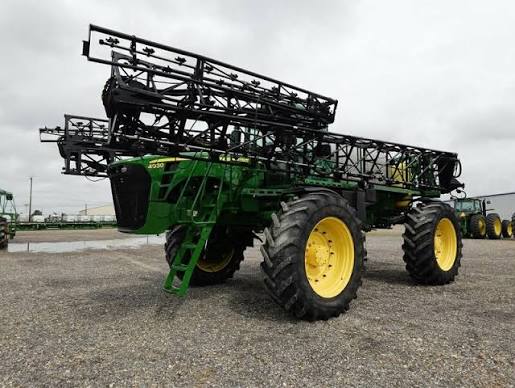 John Deere 4930 Sprayer