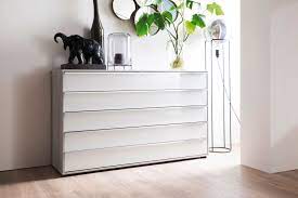 In den 3 schubladen ist platz für schals, handschuhe und andere accessoires. Schlafzimmer Kommode Glasfront Fotos Milt S Dekor