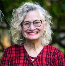 Vicki Hessler's Instagram, Twitter & Facebook