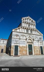 Un mondo di vantaggi e servizi che renderanno la tua vita più semplice. San Paolo Ripa D Arno Image Photo Free Trial Bigstock