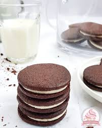 Biscuits Oreo Maison Maman Fait Un Gateau En 2020 Biscuit Oreo Biscuits Oreo