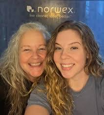 Lori Steiner's Instagram, Twitter & Facebook