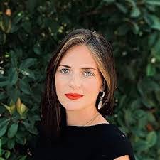 Audrey Becker's Instagram, Twitter & Facebook