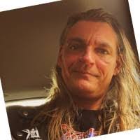 Dan Blom's Instagram, Twitter & Facebook