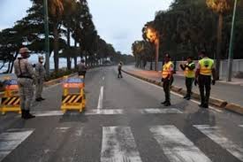 Entérate aquí de los horarios de toque de. Conozca La Hora En Que Se Inicia Hoy El Toque De Queda Listin Diario