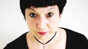 1969) σπούδασε ιστορία (ιόνιο πανεπιστήμιο) και ν.ε.φιλολογία (δ.π.θ.). Glykeria Mpasdekh Pws Pernas Tis Meres Soy Sthn 3an8h Bovary