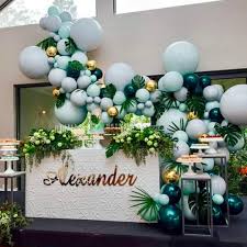 Inspired by some of my previous holiday decorating adventures. Baby Shower Connoisseur En Instagram A Beautiful Display And Colors For Alexandera S Christening Birthday Decorations Green Baby Shower Party Decorations