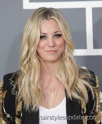 Kaley cuoco is looking gorgeous here in a voluminous, shoulder length wavy hairstyle. Pin On Kaley Cuoco Shakira Hair Styles