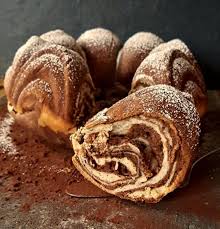 Ein Hefe Gugelhupf Mit Vanille Und Schoko Rezept Hefe Kuchen Gugelhupf Rezept Saftig Hefekuchen Rezept