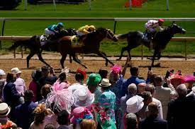 It's kentucky derby day at churchill downs, with the 2021 edition of the run for the roses just hours away. Aeey6k21obc3rm