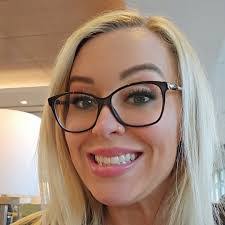 Carla Currier's Instagram, Twitter & Facebook