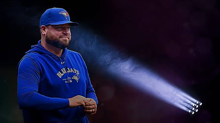 Blue Jays manager John Schneider settling into big league role