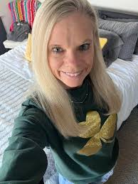 I've never posted before but love this St. Patrick's Day sweatshirt! ☘️❤️