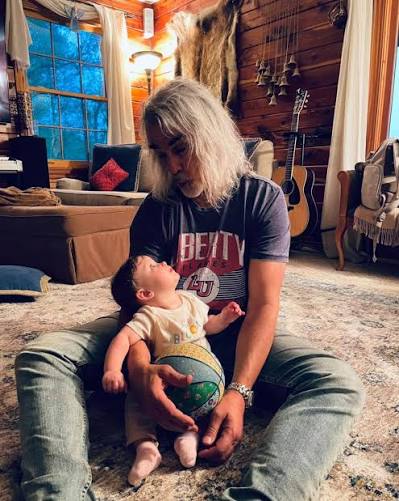 Guy Penrod | Nothing better than a night sittin on the floor singin with my  granddaughter! Family is the best!!! | Instagram