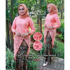 Kebaya tak hanya digunakan untuk menghadiri acara pernikahan atau saat menjadi seorang pengantin, tapi juga wisuda. Setelan Kebaya Brukat Brokat Model Tunik Panjang Rok Batik Duyung Modern Wisuda Pesta Elegant Shopee Indonesia