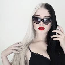 Cette Fille D Enfer With Images Split Dyed Hair Half Dyed Hair Half And Half Hair
