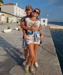 В свою очередь, супруга виктора медведчука оксана марченко сообщила, что они с мужем уже вернулись домой, где вчера проходили обыски сбу. Marchenko Oksana Dose Dose