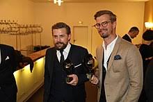 Gazdă, producător, actor și cântăreț de televiziune german. Klaas Heufer Umlauf Wikipedia