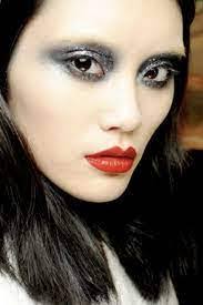 Gina Poppe's Instagram, Twitter & Facebook