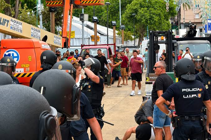 Marlaska ordena a la Policía cargar contra españoles