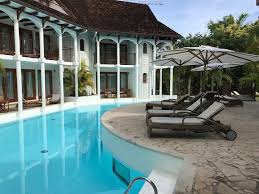 Donnez Aux Voyageur La Piscine Ceinture L Hotel Picture Of Le Saint Alexis Hotel Spa Saint Gilles Les Bains Tripadvisor