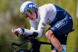 Chris froome obe (born 20 may 1985) is a british road racing cyclist, who currently rides for uci froome has also won two olympic bronze medals in road time trials, and also took bronze in the. Chris Froome Baut Langsam Weiter In Richtung Tour De France Swiss Cycles