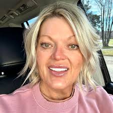 Who can color my blonde hair