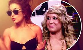 Chelsea houska's instagram followers did a double take on sunday. Teen Mom 2 S Chelsea Houska Shows Off Incredible Weight Loss On Instagram Daily Mail Online