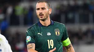 Jogadores da seleção alemã acompanham vitória da itália sobre a turquia, pela eurocopa, na meia da piscina; Italia De Verde Azzurra Tem Historico De Camisas Estranhas Goal Com