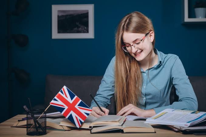Ingles para el entorno laboral: comunica con confianza en tu trabajo