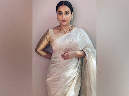 Maybe you would like to learn more about one of these? Shakuntala Devi Actress Vidya Balan S Jamdani Saree On Her Instagram Boldsky Com