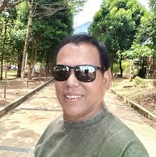 Count The Green Triangles To Find Out If You're A Narcissist