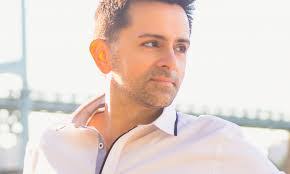 Darin Brown's Instagram, Twitter & Facebook