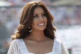 A lap fotókat is közölt a boldog párról és az újszülöttről, aki 2750 grammal és 53 centiméterrel jött világra. Radics Gigi Elarulta Milyen Eskuvot Szeretne