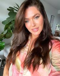 That look when Easter 🐣 weekend is about to hit and you know you are going  to going to devour ALL the chocolate 🍫 Life lately blessings upon  blessings 🙏💫 What's meant