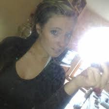 Laura Suhr's Instagram, Twitter & Facebook