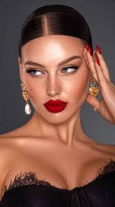 Tamara Williamson's Instagram, Twitter & Facebook