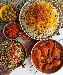 Sofreye Rangarang On Instagram این هم از عکس ناهار امروز عدس پلو با مرغ با پیاز داغ فراوون شما عدس پلو ر Afghan Food Recipes Iran Food Persian Food