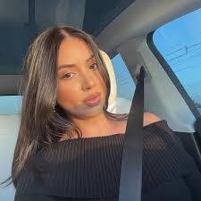 Isabel Varela's Instagram, Twitter & Facebook