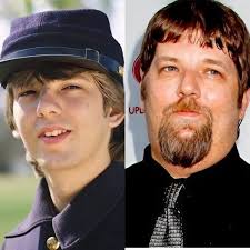 James Robert "Jim-Bob" Walton (David W. Harper), youngest Walton son;  mechanically inclined, his ambition is to become a pilot. His twin brother,  Joseph Zebulon Walton, died at birth. Jim Bob would do